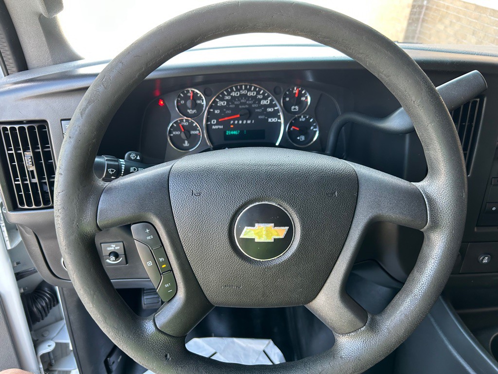 2017 Chevrolet Express Image 14