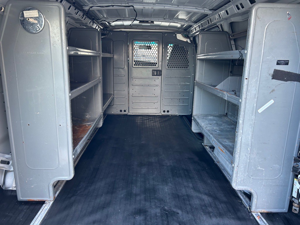 2017 Chevrolet Express Image 20