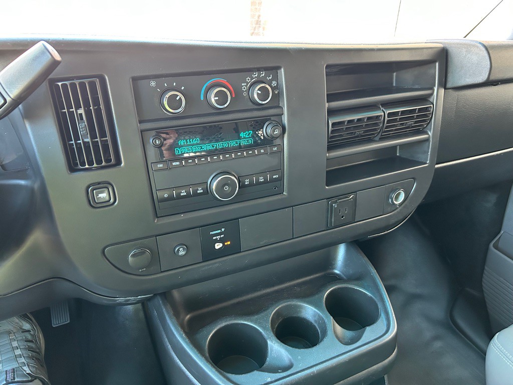 2017 Chevrolet Express Image 23