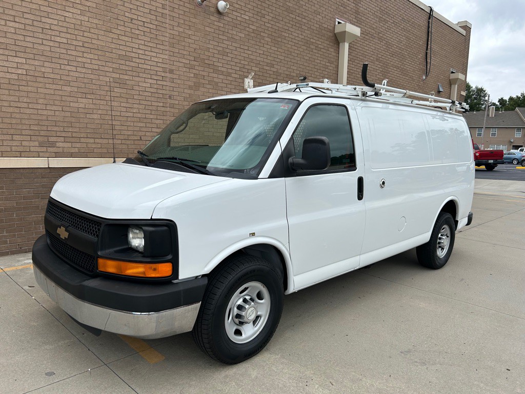 2015 Chevrolet Express Image 8