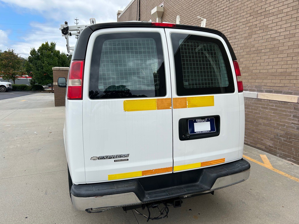 2015 Chevrolet Express Image 9