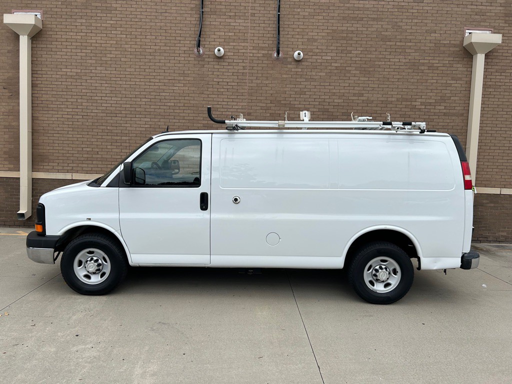 2015 Chevrolet Express Image 11