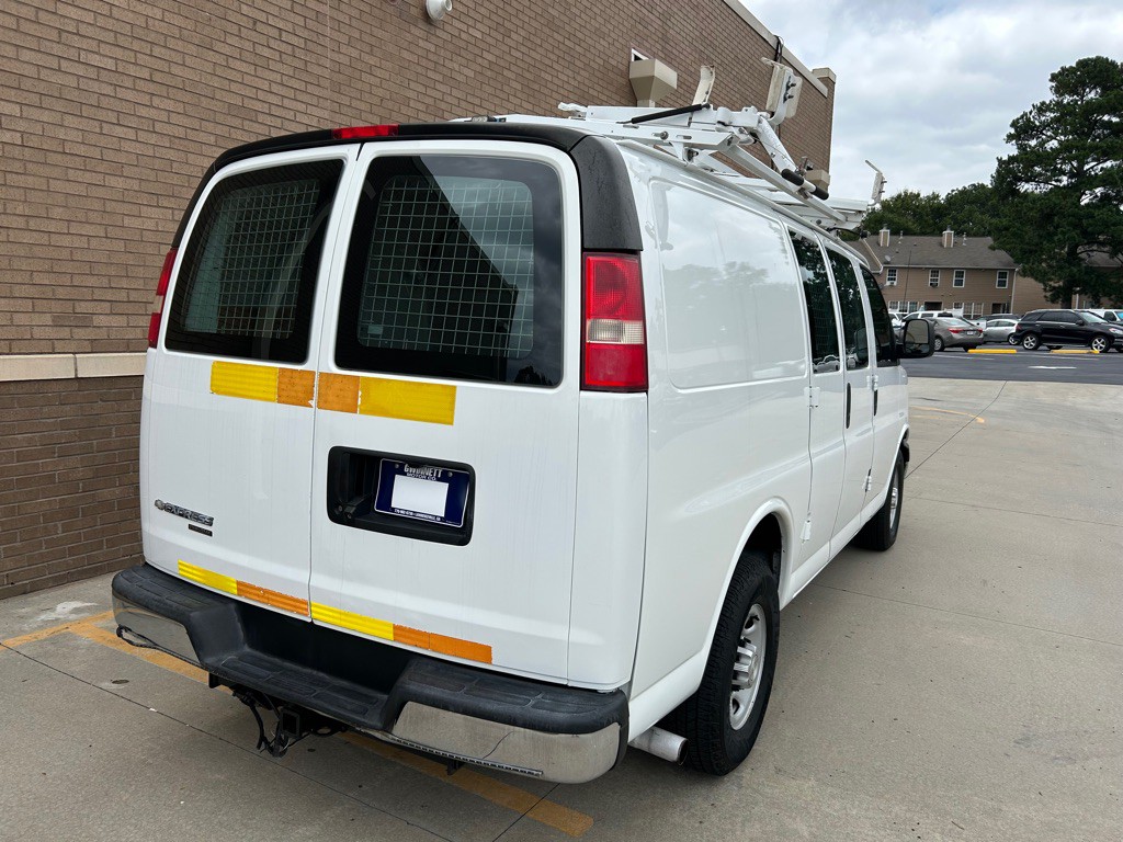 2015 Chevrolet Express Image 5