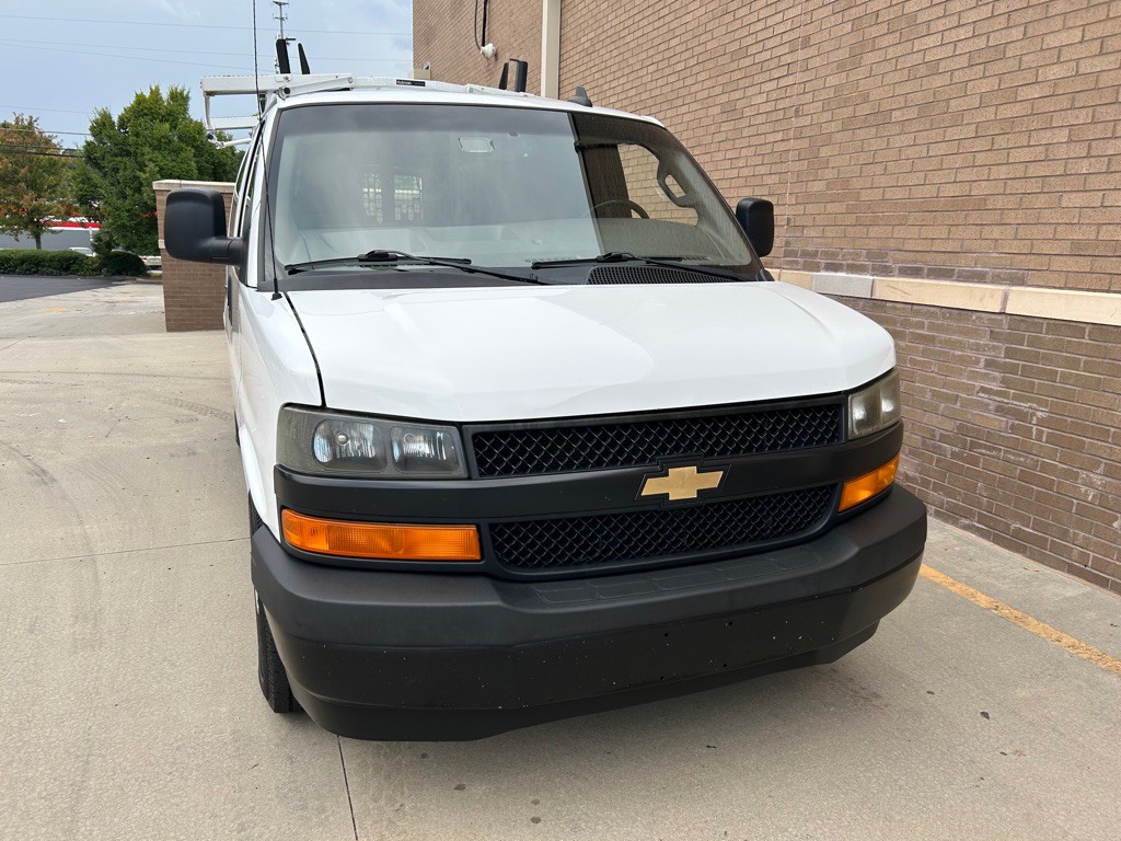 2018 Chevrolet Express Image 10