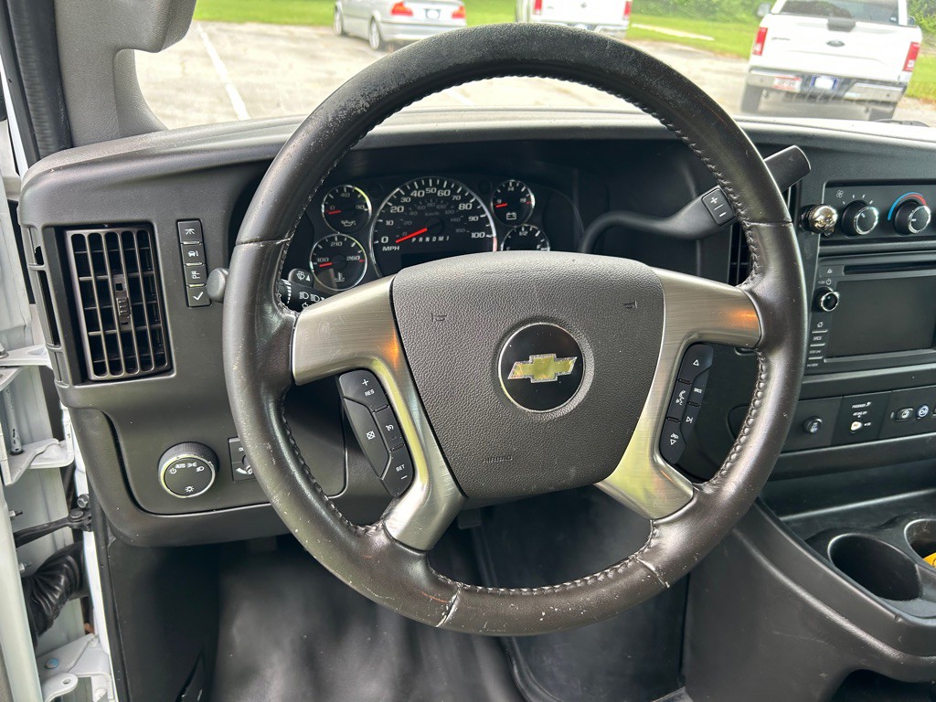 2018 Chevrolet Express Image 19