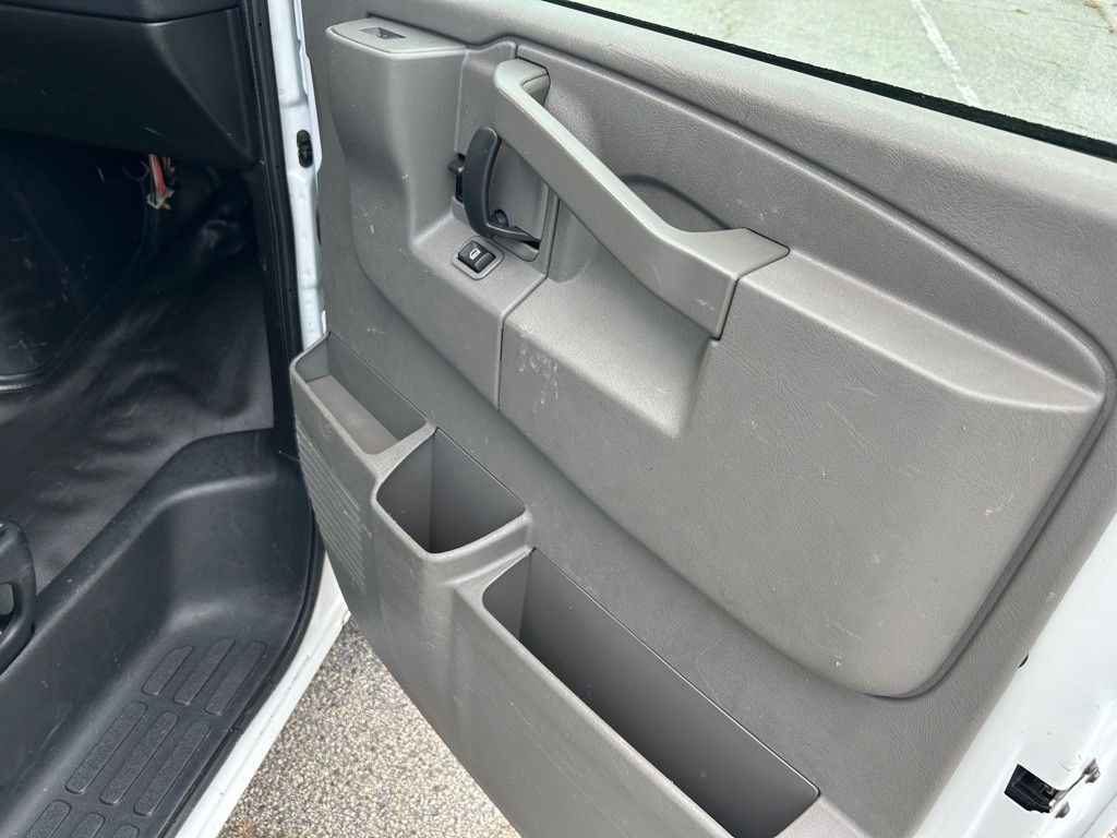 2018 Chevrolet Express Image 20
