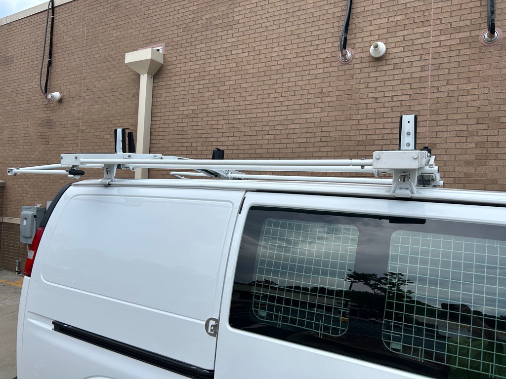 2018 Chevrolet Express Image 24
