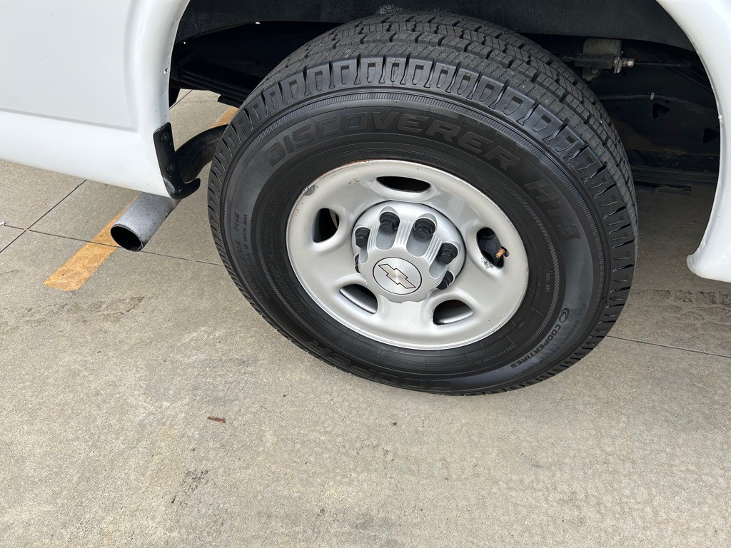 2018 Chevrolet Express Image 25