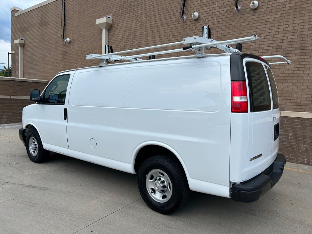 2018 Chevrolet Express Image 4