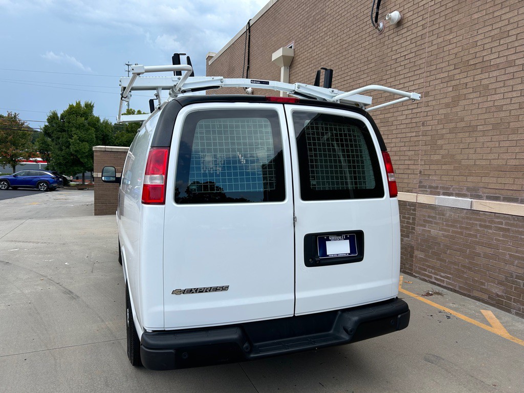 2018 Chevrolet Express Image 8