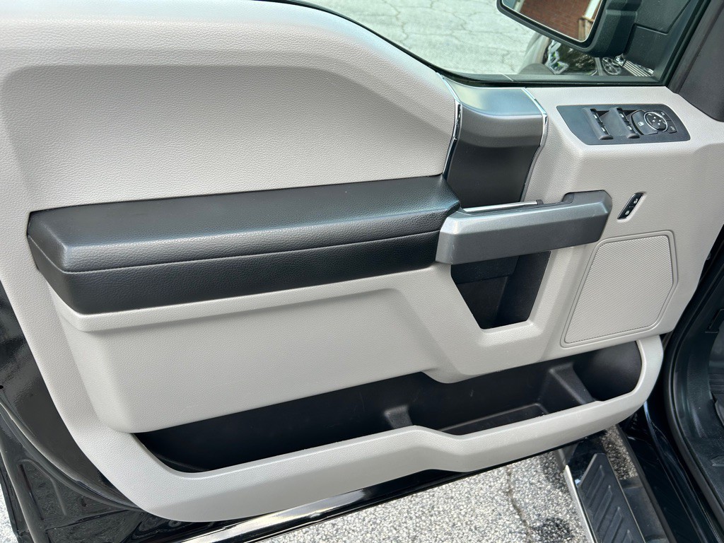 2016 Ford F-150 Image 18