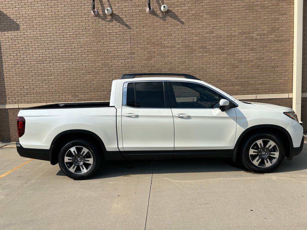 2017 Honda Ridgeline Image 6