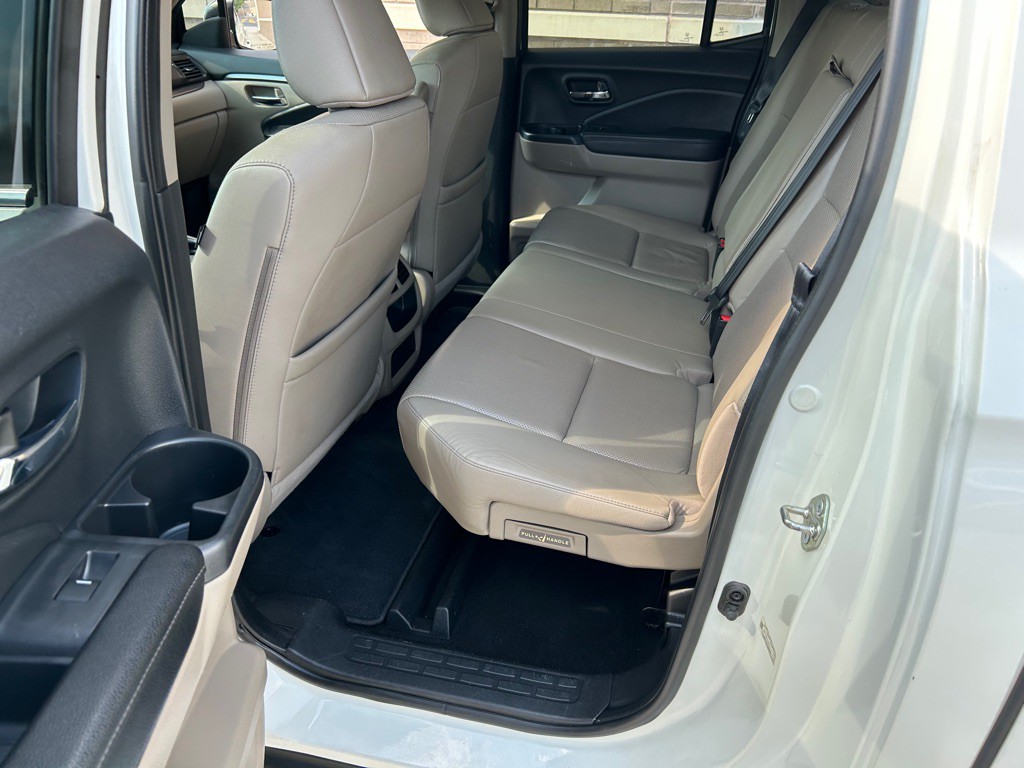 2017 Honda Ridgeline Image 20