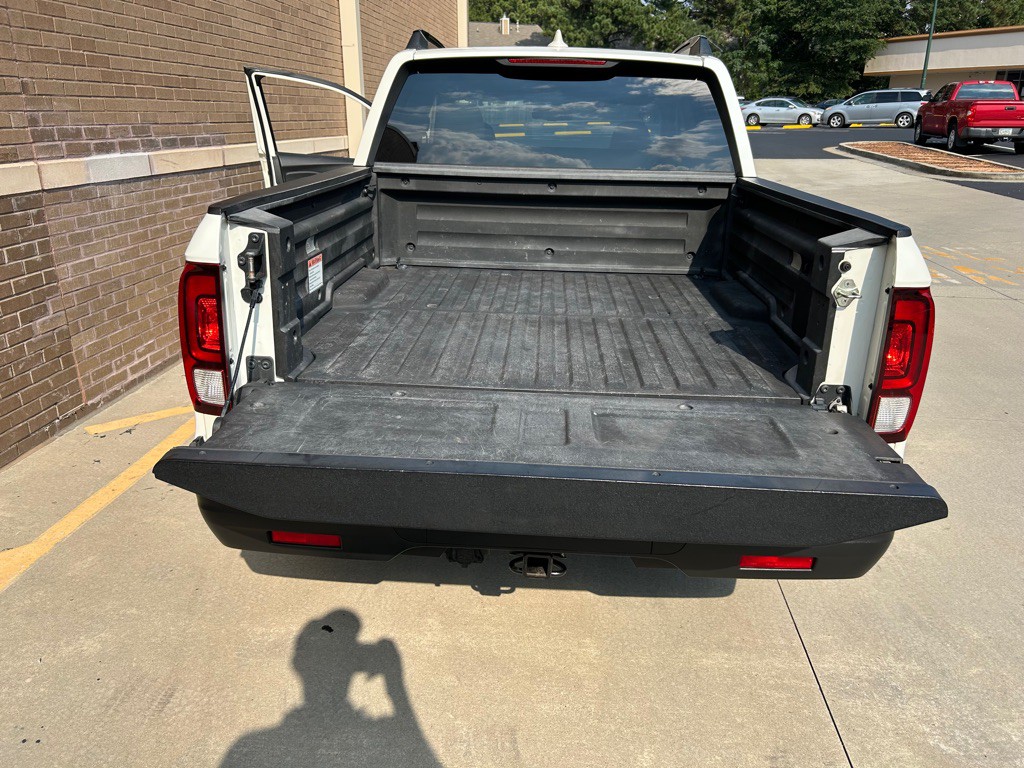 2017 Honda Ridgeline Image 27