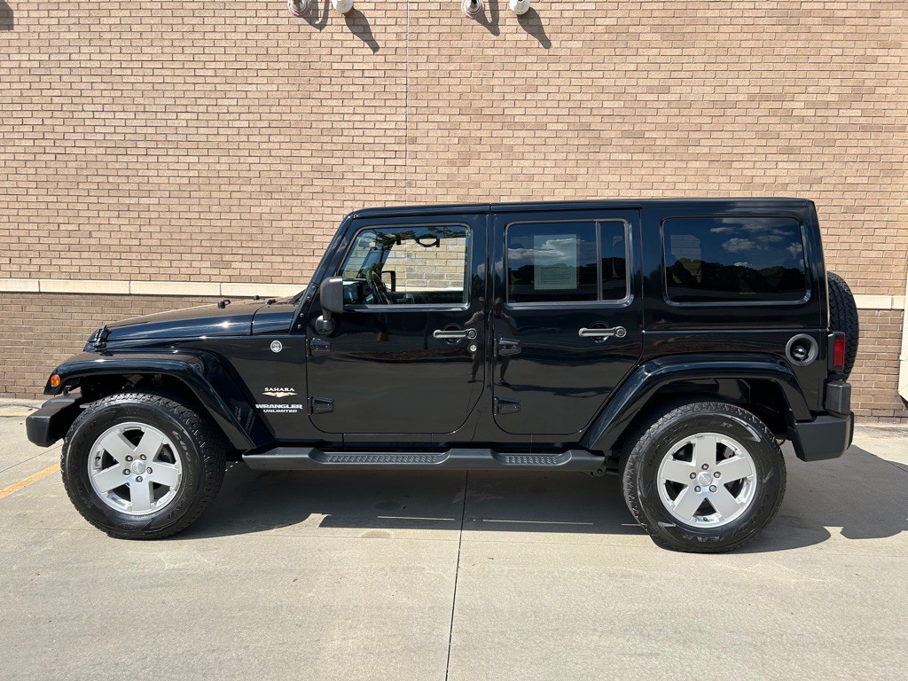 2012 Jeep Wrangler Unlimited Image 1