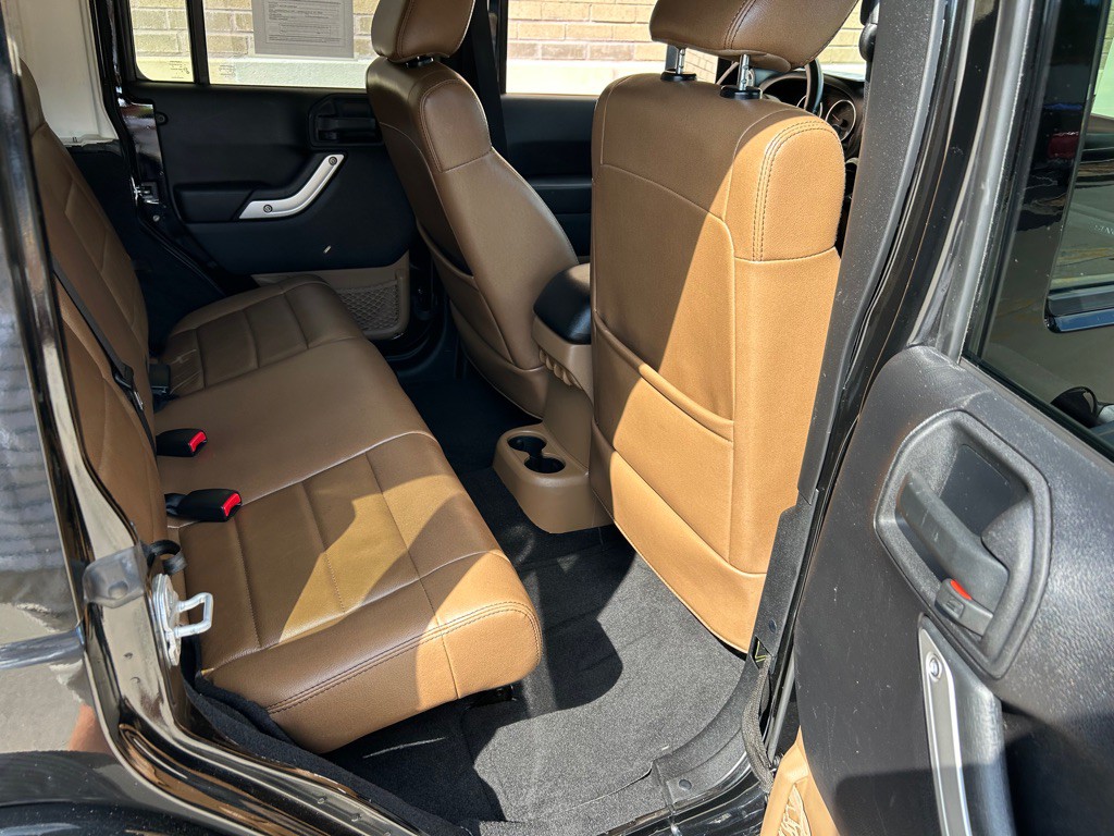 2012 Jeep Wrangler Unlimited Image 16