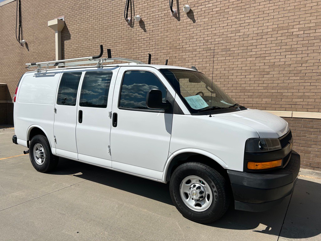 2020 Chevrolet Express Image 4