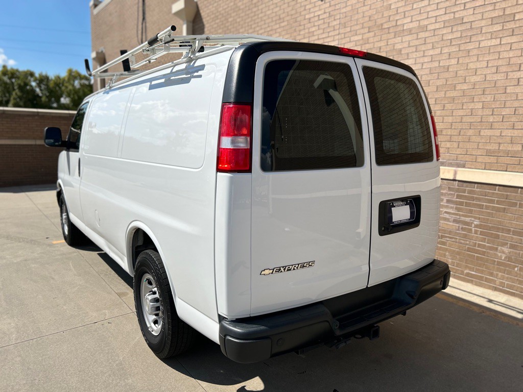 2020 Chevrolet Express Image 7