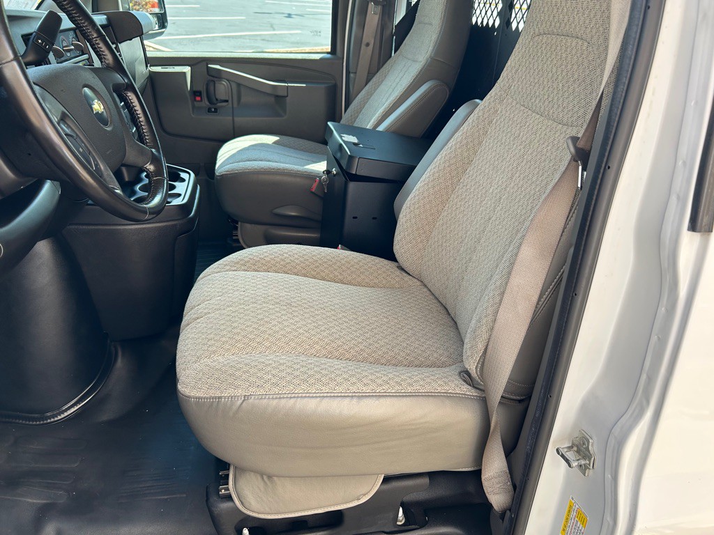 2020 Chevrolet Express Image 11