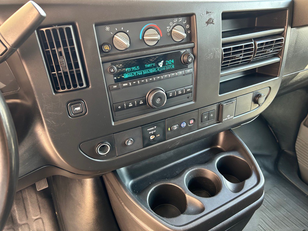 2020 Chevrolet Express Image 14