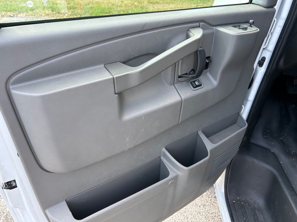2018 Chevrolet Express Image 14