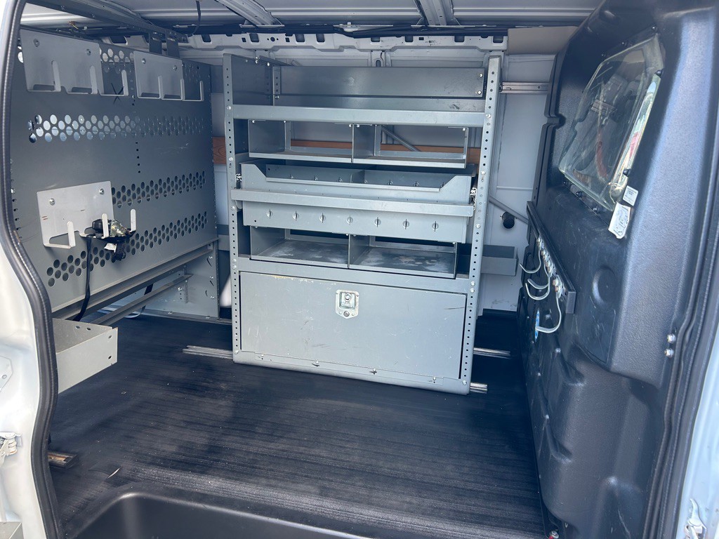 2018 Chevrolet Express Image 18