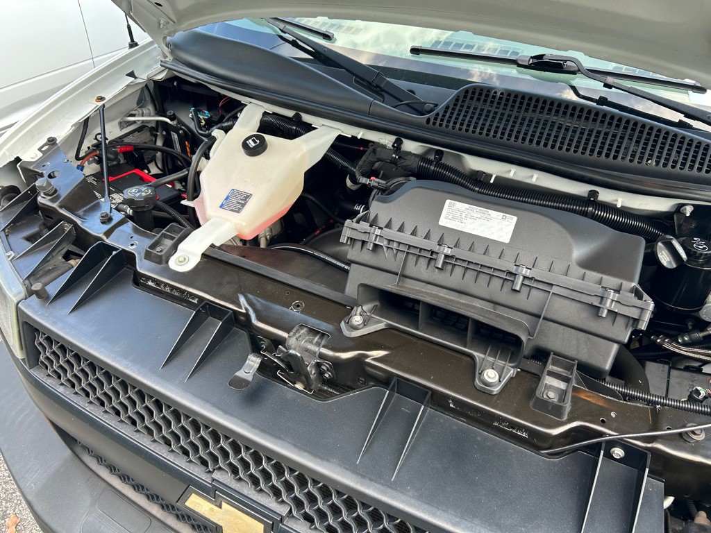 2018 Chevrolet Express Image 20