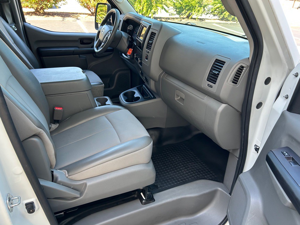 2019 Nissan NV Image 15