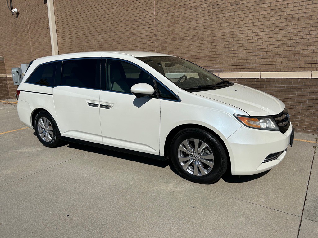 2016 Honda Odyssey Image 1