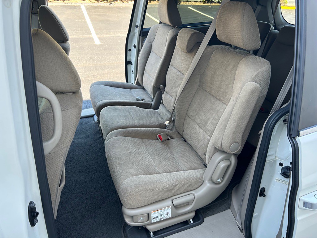 2016 Honda Odyssey Image 11