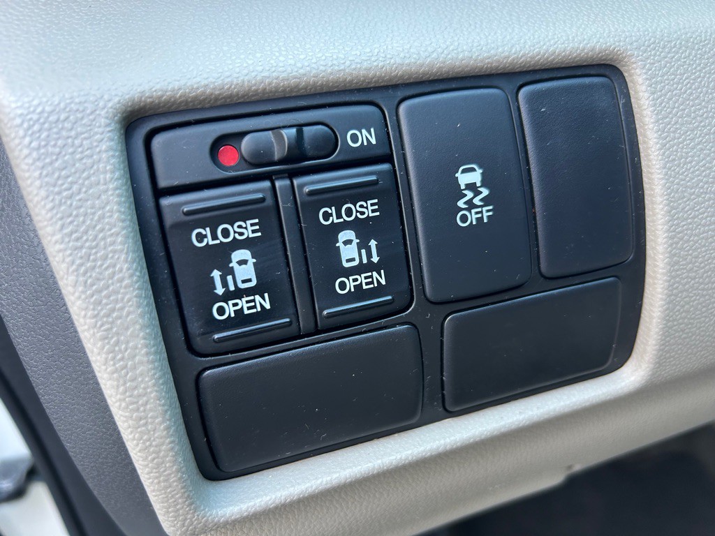 2016 Honda Odyssey Image 16