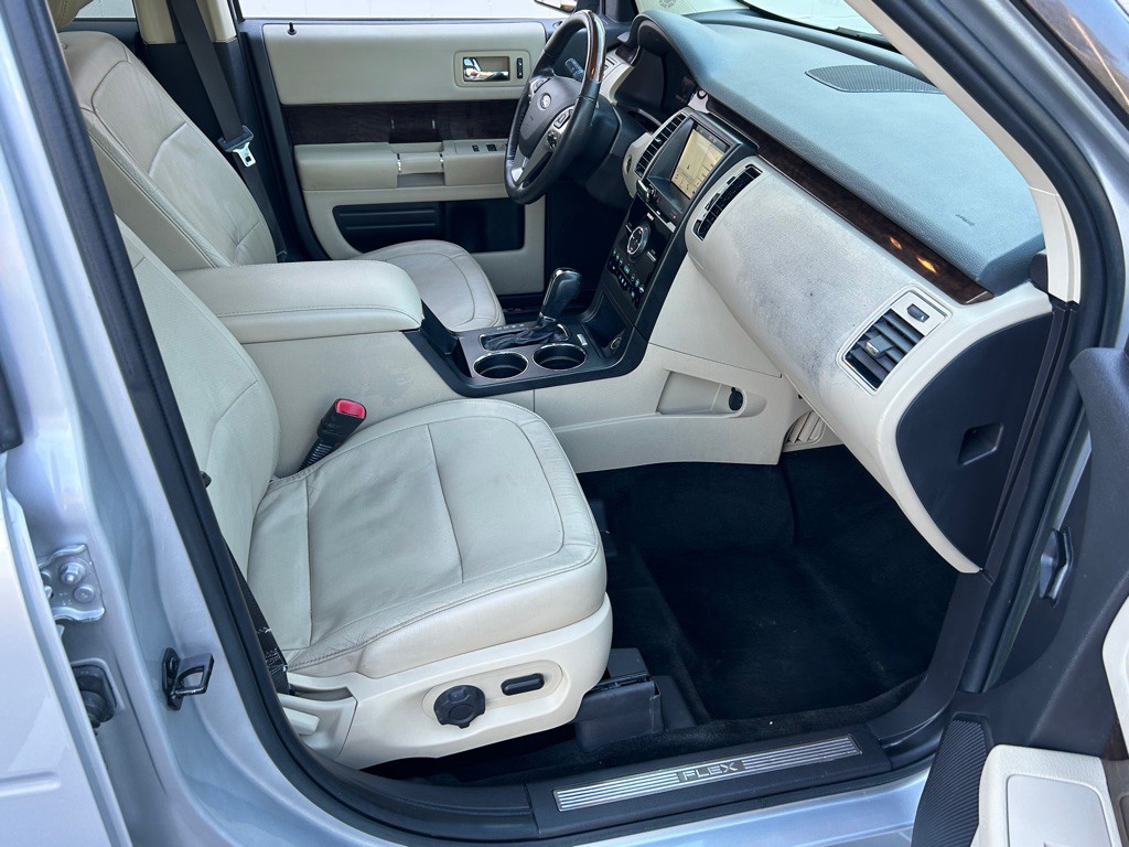 2017 Ford Flex Image 16