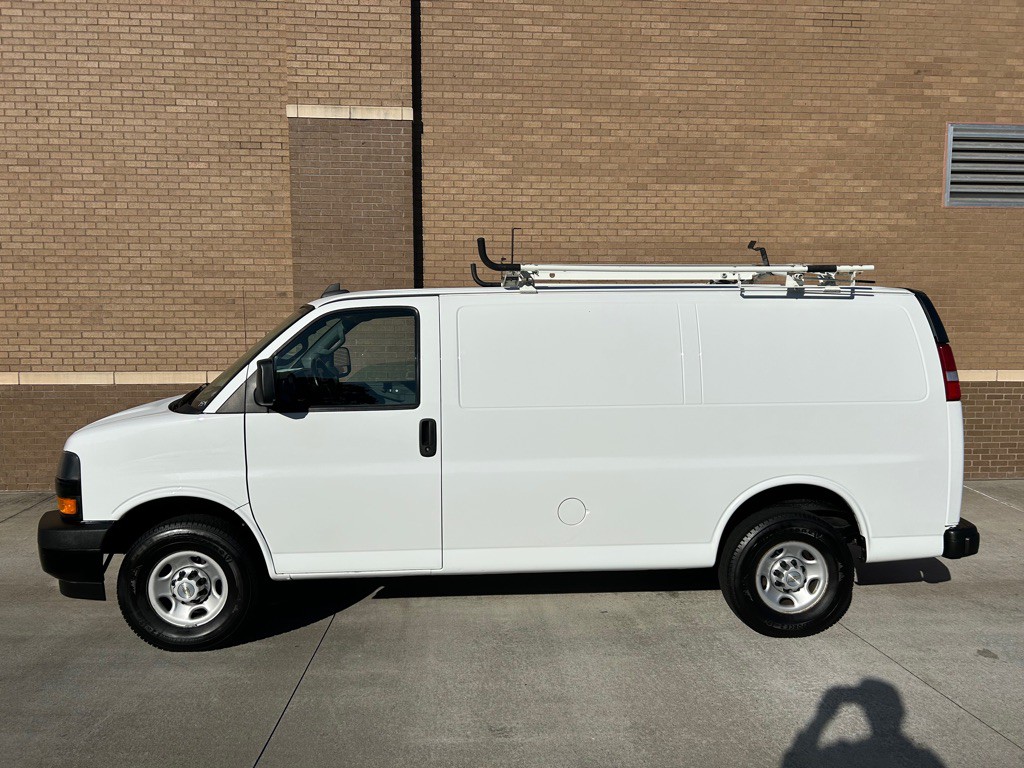 2022 Chevrolet Express Image 4