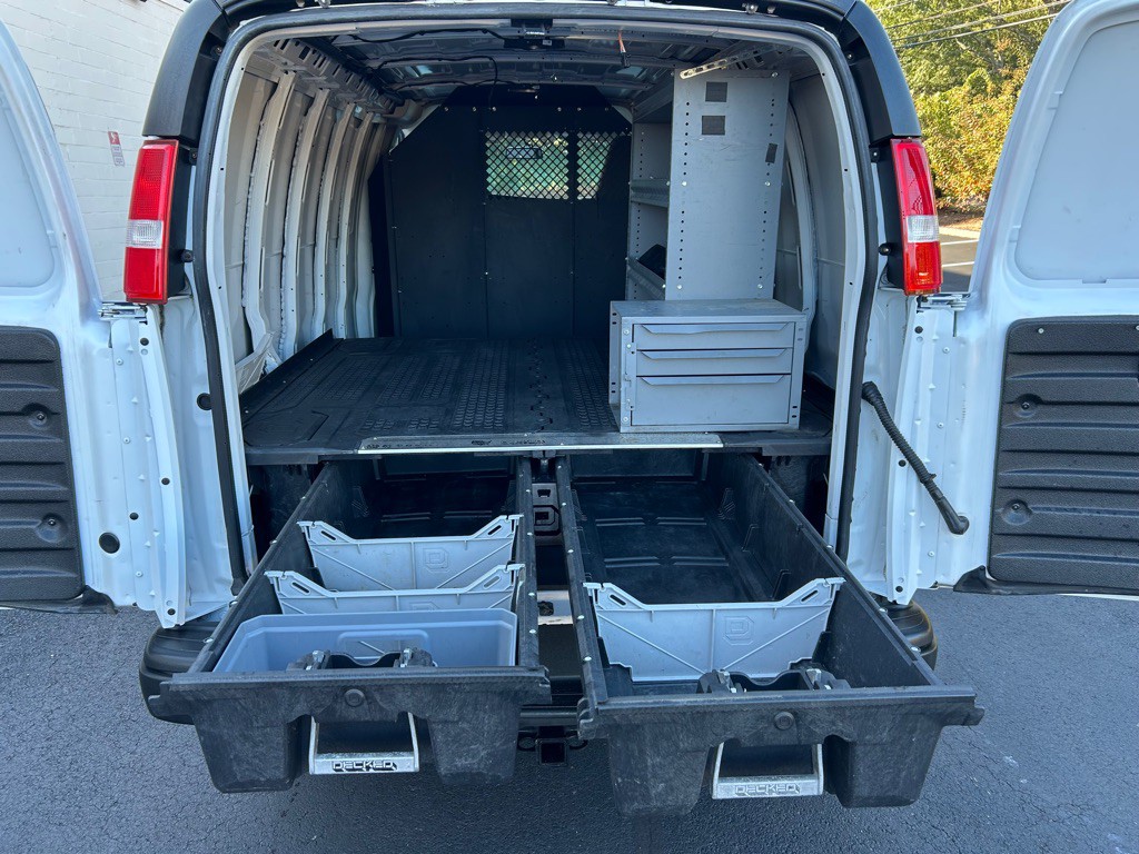 2022 Chevrolet Express Image 11