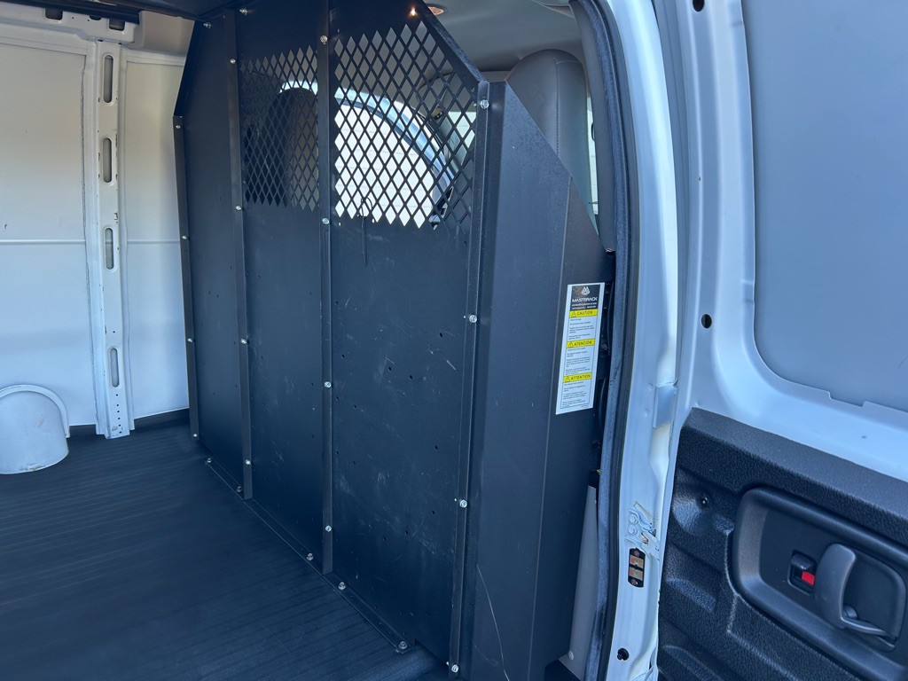 2022 Chevrolet Express Image 13