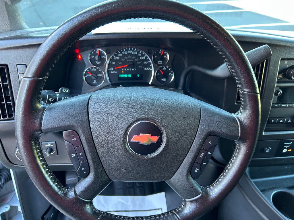 2022 Chevrolet Express Image 20