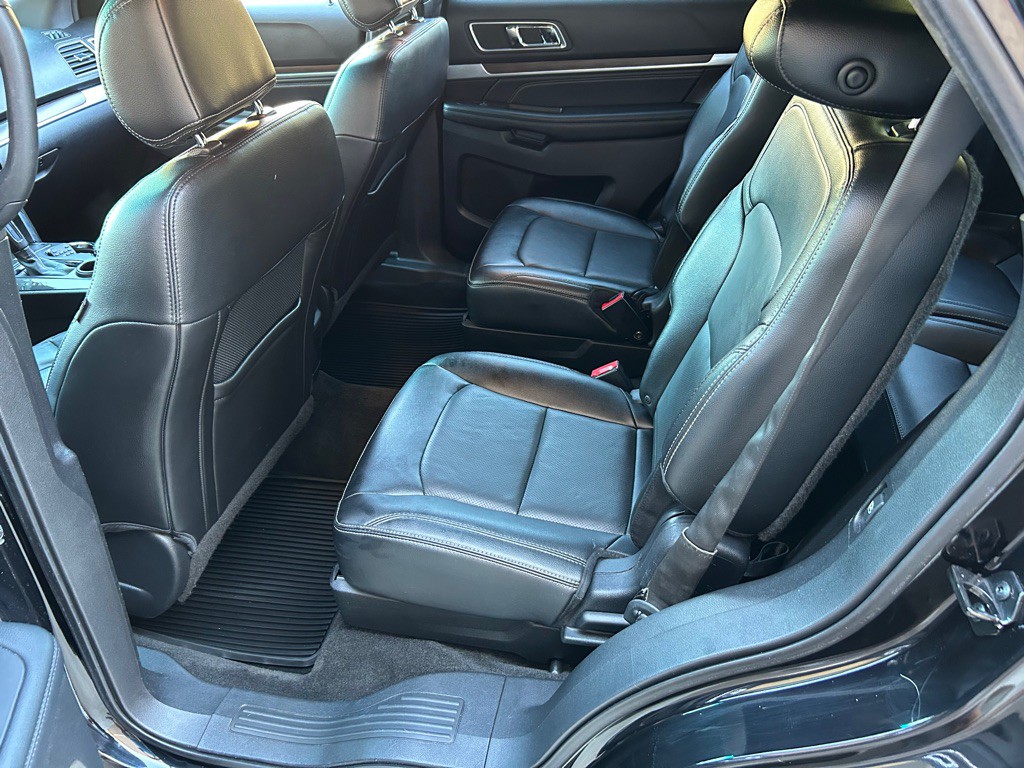 2016 Ford Explorer Image 18