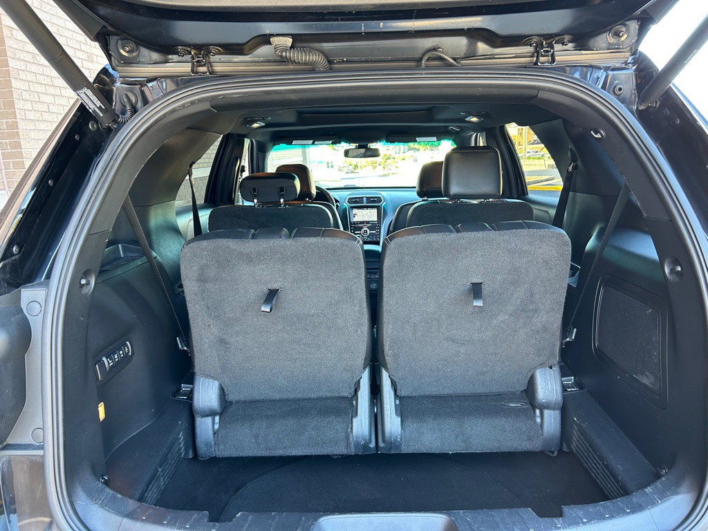 2016 Ford Explorer Image 20