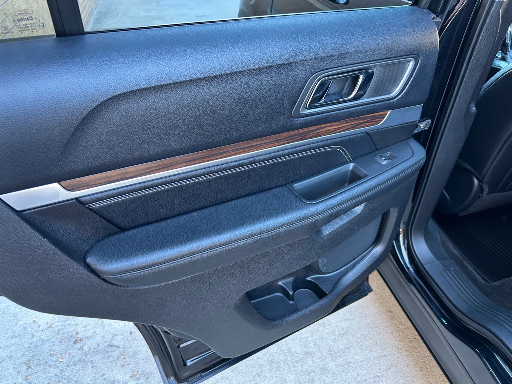 2016 Ford Explorer Image 26