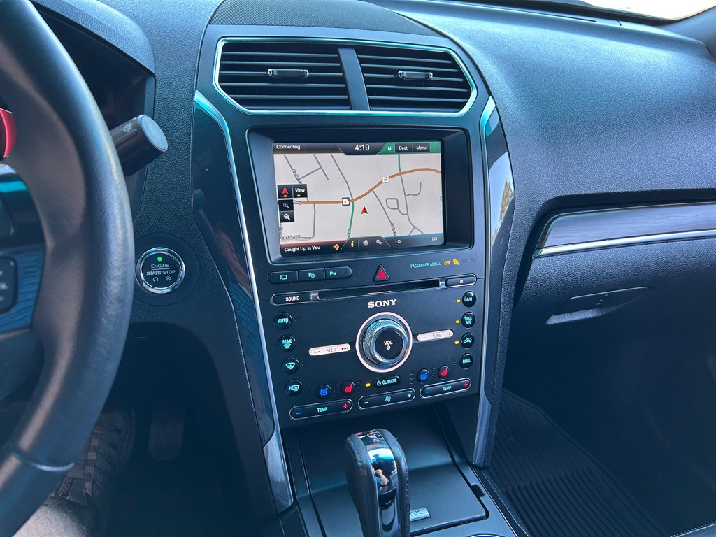 2016 Ford Explorer Image 30