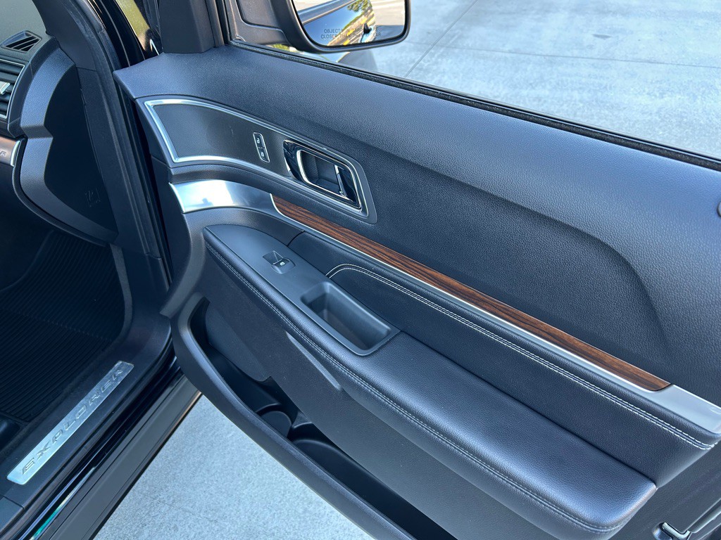 2016 Ford Explorer Image 40