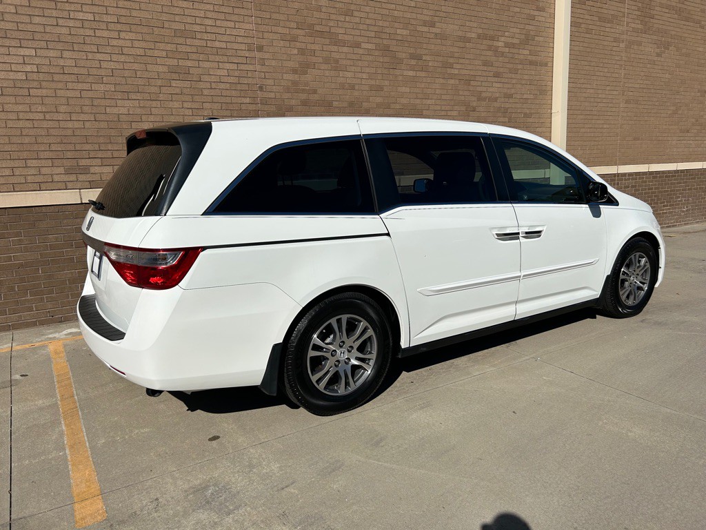 2011 Honda Odyssey Image 5