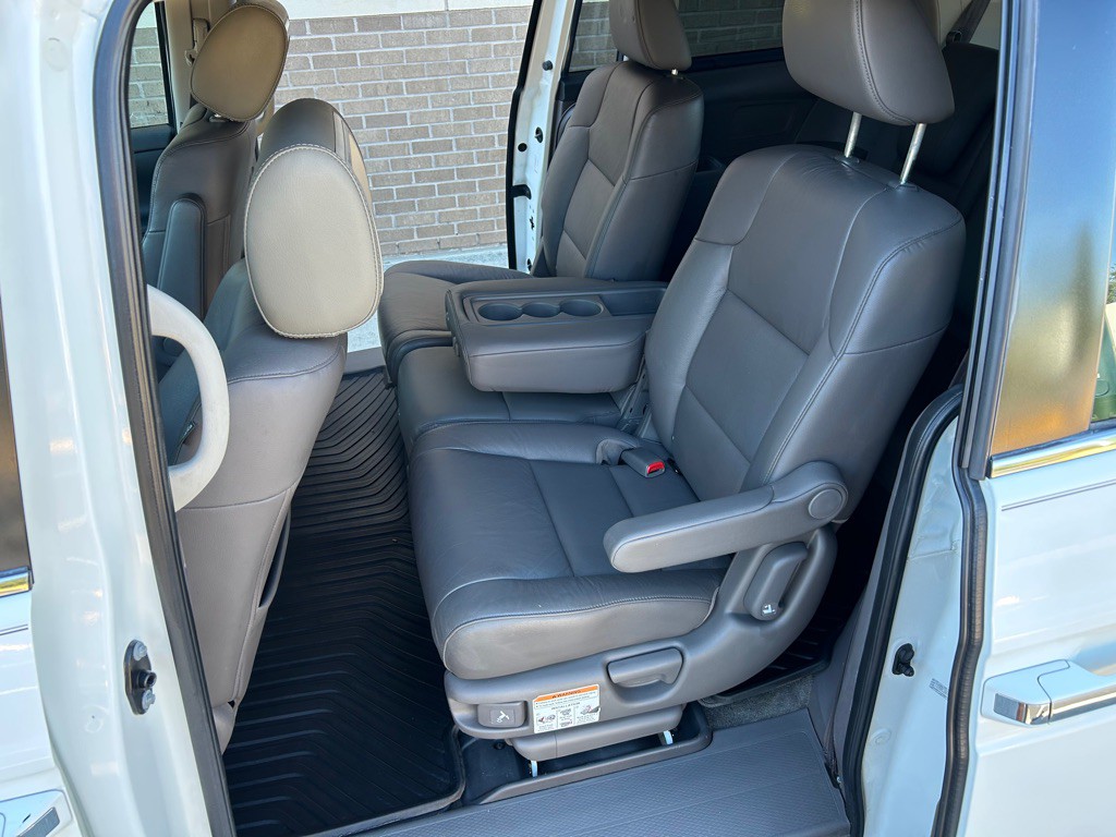 2011 Honda Odyssey Image 18