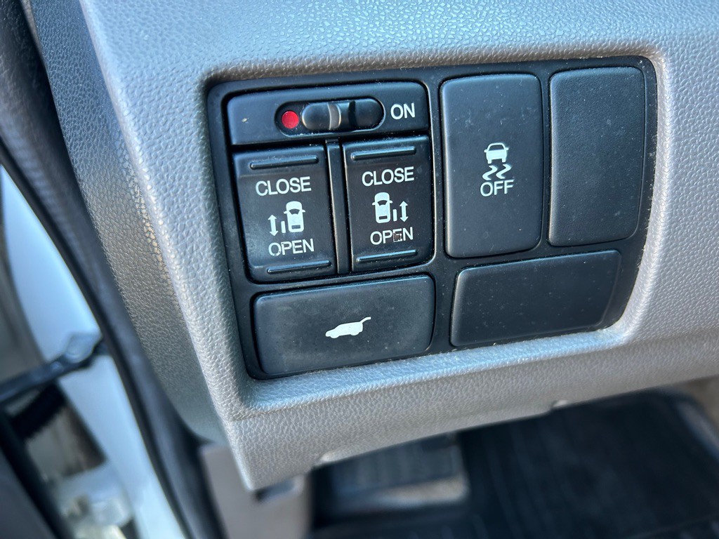 2011 Honda Odyssey Image 29