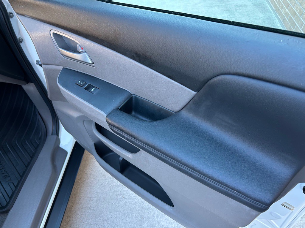 2011 Honda Odyssey Image 30