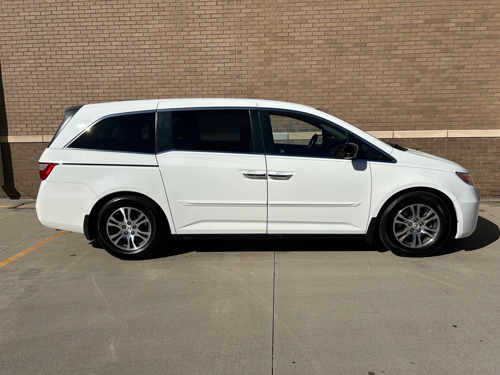 2011 Honda Odyssey Image 1