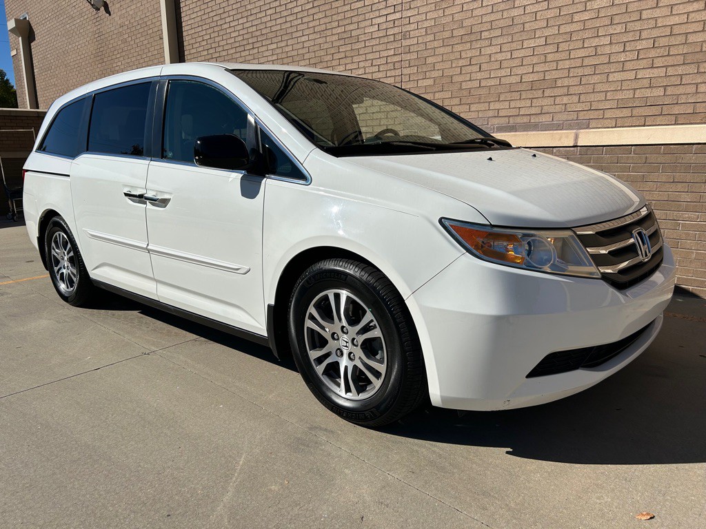 2011 Honda Odyssey Image 3