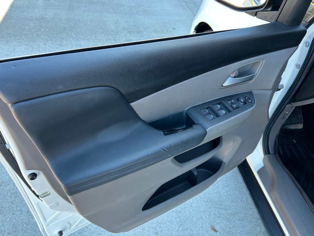 2011 Honda Odyssey Image 14