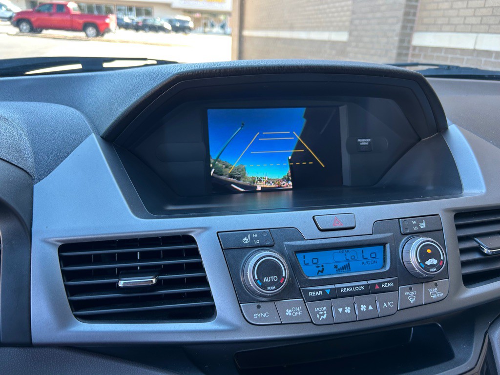 2011 Honda Odyssey Image 24