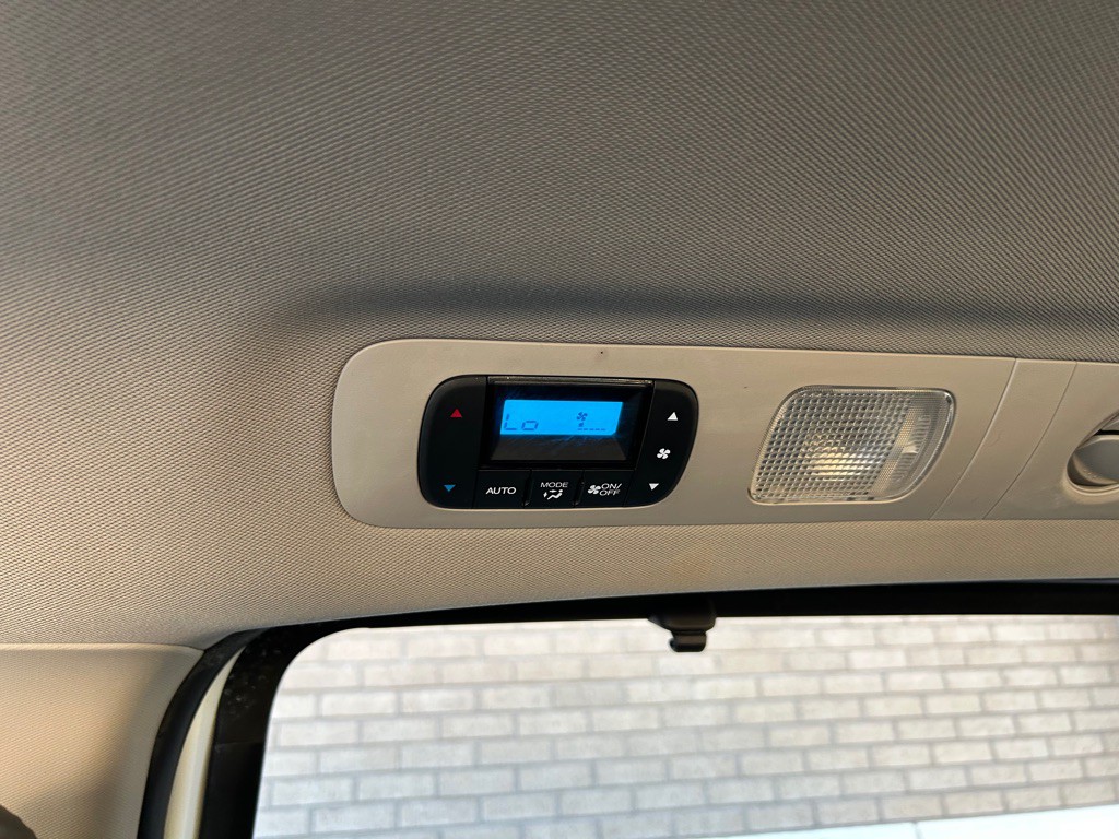 2011 Honda Odyssey Image 32